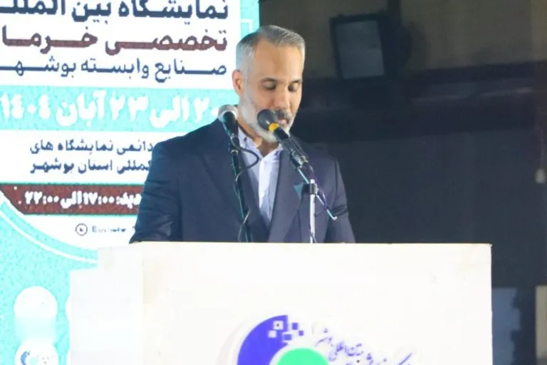 دکتر کوروش دامغانی مدیر عامل طلای ناب کوروش در نمایشگاه خرمای بوشهر