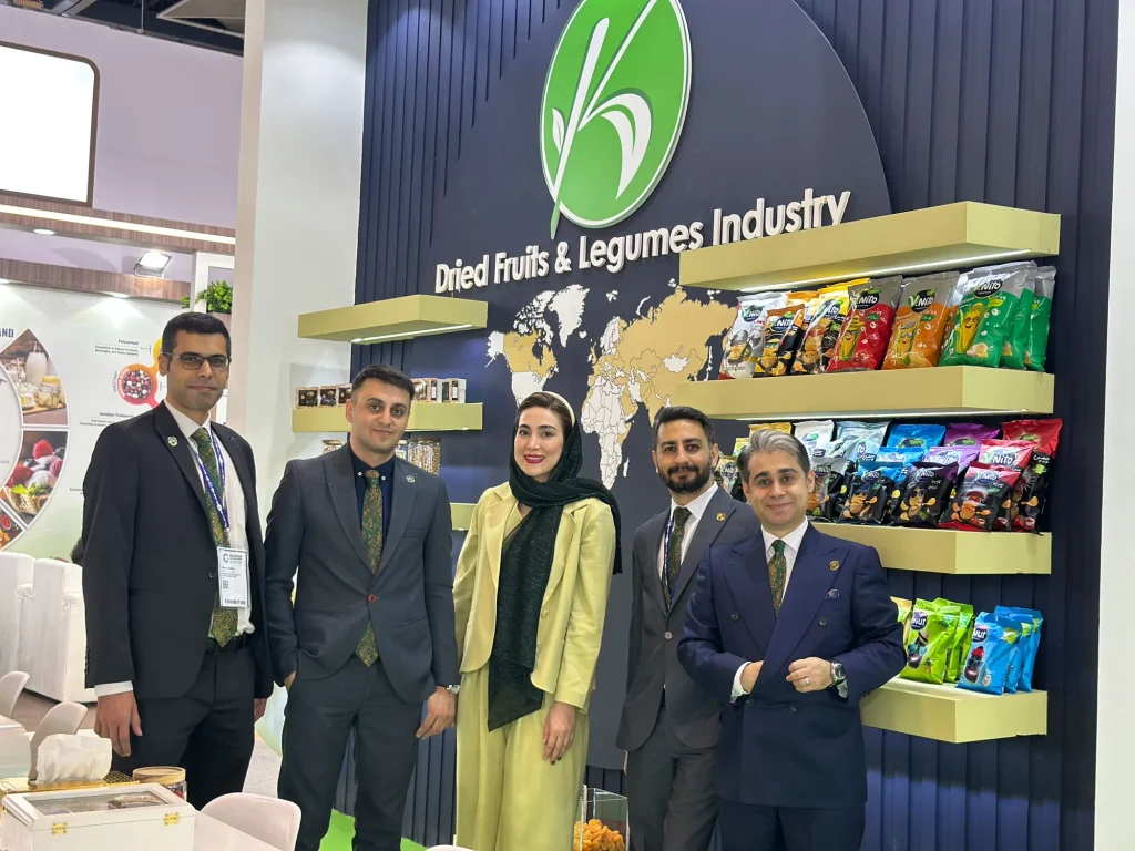 تیم بازرگانی خارجی خشکبار و حبوبات کوروش در گلفود دوبی