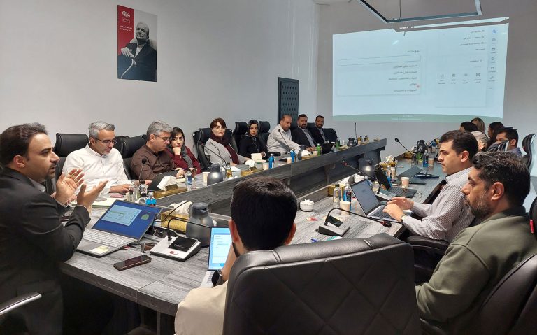 دکتر محمدهادی رنجبر مدیر واحد استراتژی و توسعه کسب‌وکار هاترو (توسعه کشت و صنعت کوروش)