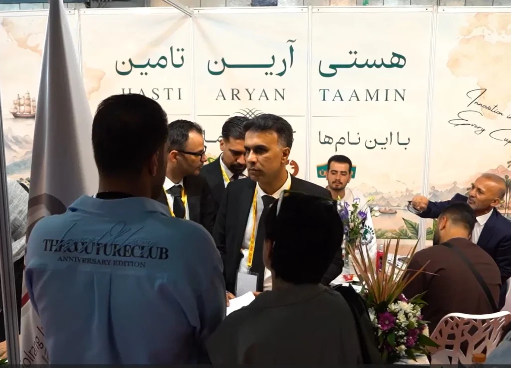 رونمایی از محصولات چای و قهوه بلوط در غرفه هستی آرین تامین در نمایشگاه شیرینی و شکلات